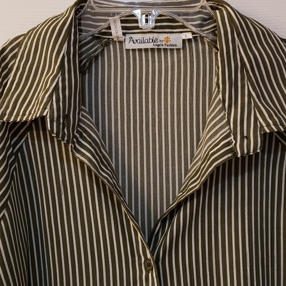 AVAILABLE by Angela Fashion Cold Shoulder Lrg EUC - Picture 5 of 10